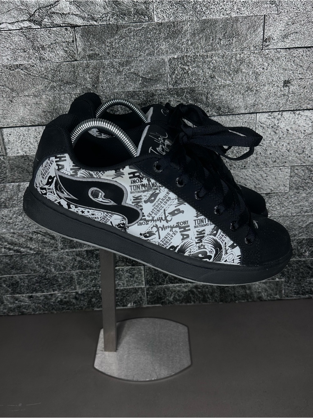 Hawk Brood Black Suede Skateboard Sneakers - M10